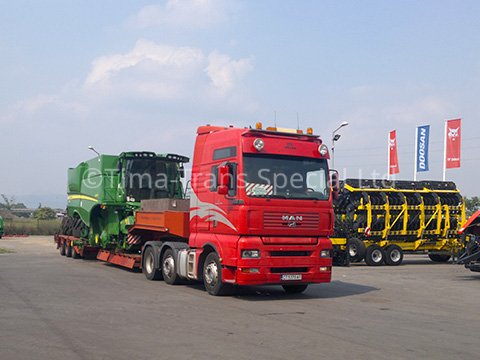 Извънгабаритен превоз на комбайн John Deere