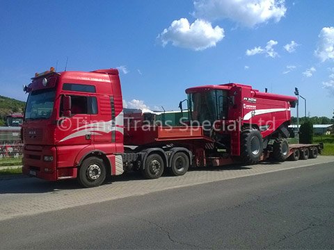Извънгабаритен превоз на комбайн Laverda m306 с гуми